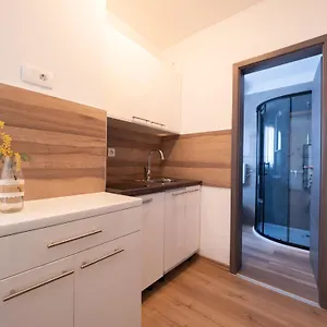 https://cozy-apartment-with-breakfast-on-request-1.pula-hotels.org